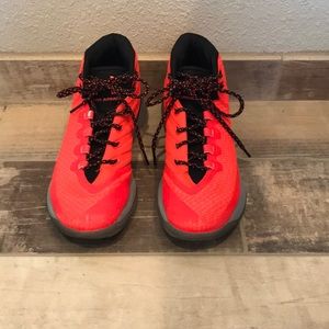 Size 7 youth Steph Curry basketball shoes.